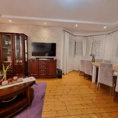 Bed & Breakfast Marta - Goscinne Z Parkingiem, Aneksem Kuchennym, Grillem I Paleniskiem, Piekny Widok Na Karkonosze, Blisko Szlakow *