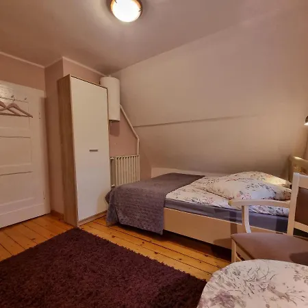 Bed & Breakfast Marta - Goscinne Z Parkingiem, Aneksem Kuchennym, Grillem I Paleniskiem, Piekny Widok Na Karkonosze, Blisko Szlakow
