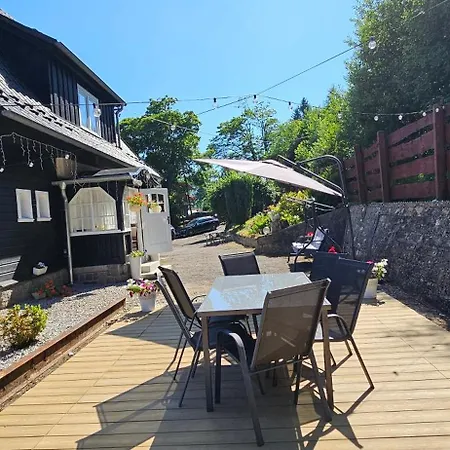 Bed & Breakfast Marta - Goscinne Z Parkingiem, Aneksem Kuchennym, Grillem I Paleniskiem, Piekny Widok Na Karkonosze, Blisko Szlakow *