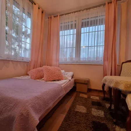 Marta - Goscinne Z Parkingiem, Aneksem Kuchennym, Grillem I Paleniskiem, Piekny Widok Na Karkonosze, Blisko Szlakow Bed & Breakfast *