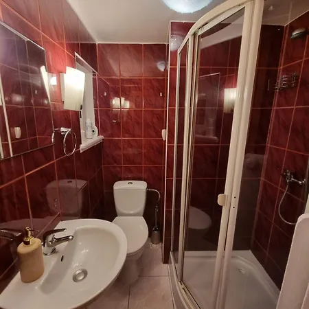 Bed & Breakfast Marta - Goscinne Z Parkingiem, Aneksem Kuchennym, Grillem I Paleniskiem, Piekny Widok Na Karkonosze, Blisko Szlakow *
